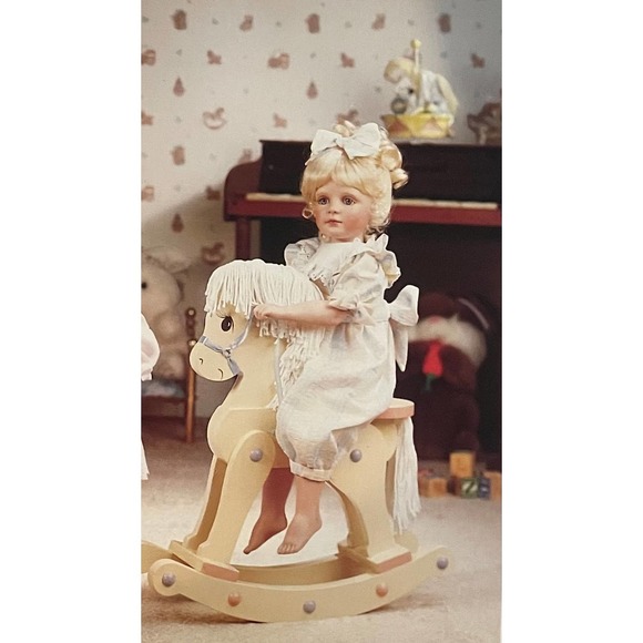 NIB Hamilton Heritage Doll- "Amy" Porcelain Doll 1992 - Picture 6 of 6